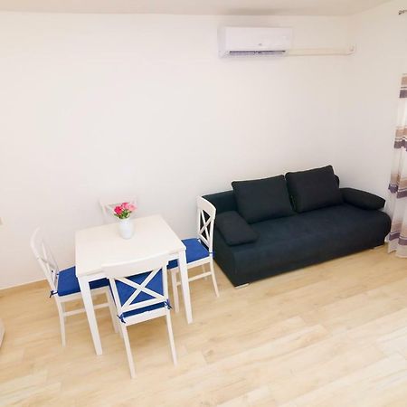 שיבניק Apartman Antea מראה חיצוני תמונה