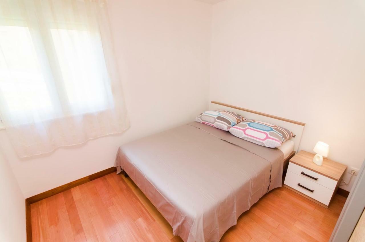 שיבניק Apartman Antea מראה חיצוני תמונה